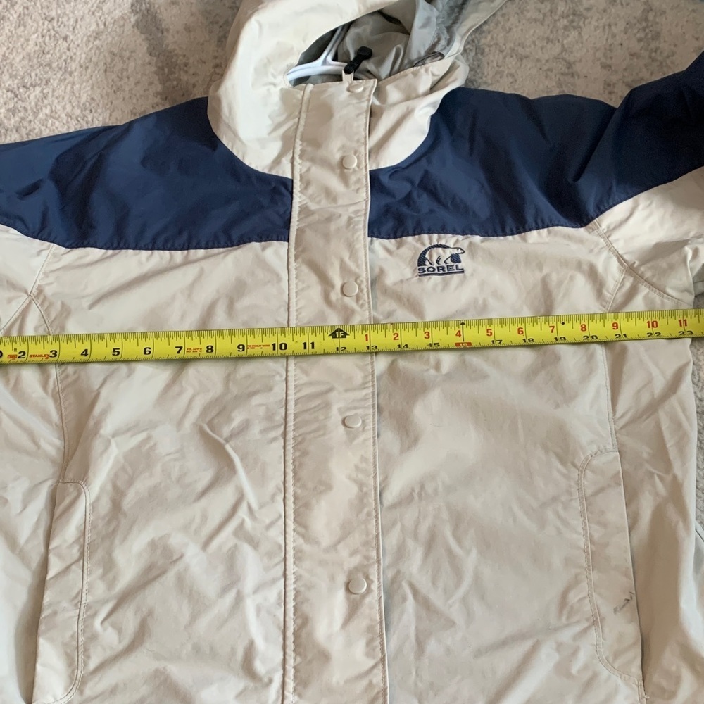 Sorel woman’s Blue and Cream Raincoat - Picture 11 of 14